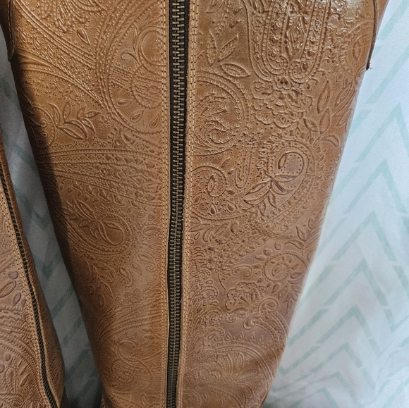 Lucchese Handmade Tooled Leather Riding Zip Up Boot Size 10B - Picture 4 of 7